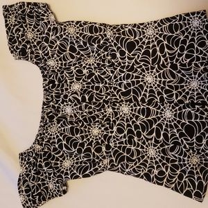 PUG peasant top M Spiderweb print